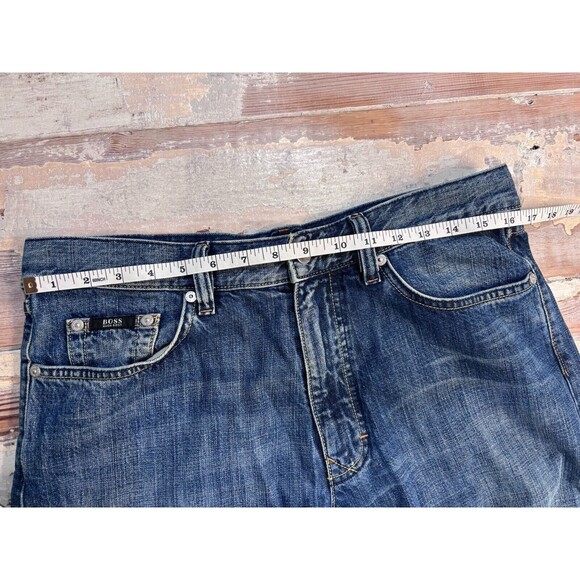 MENS HUGO BOSS MEDIUM WASH REGULAR FIT STRAIGHT LEG BLUE JEANS 33X32 - Picture 11 of 14